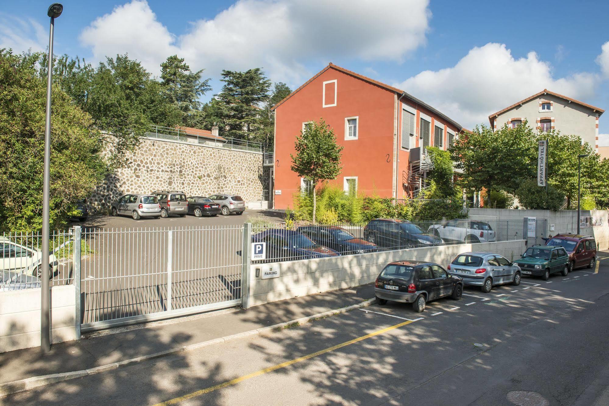 Gite D'Etape Des Capucins Le Puy-en-Velay ภายนอก รูปภาพ